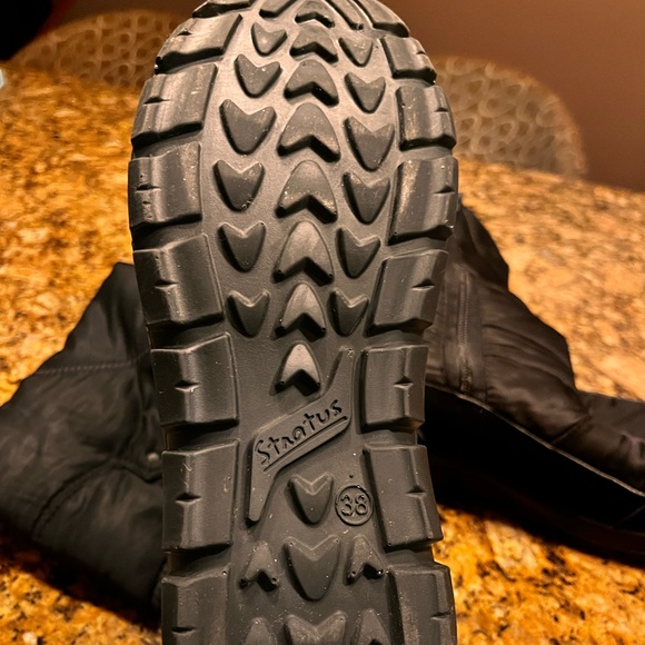 Winter Boots - Picture 6 of 7